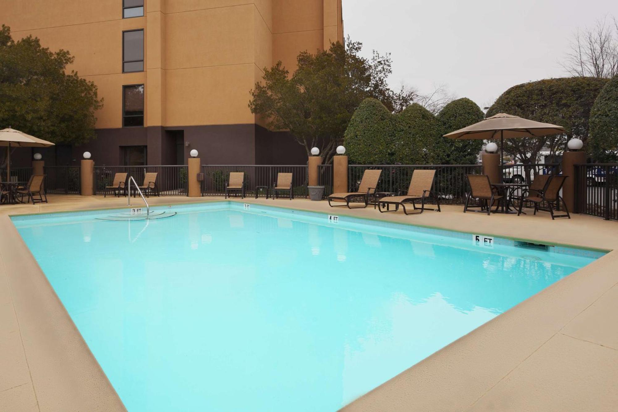 Hampton Inn Charlotte University Place Exterior photo