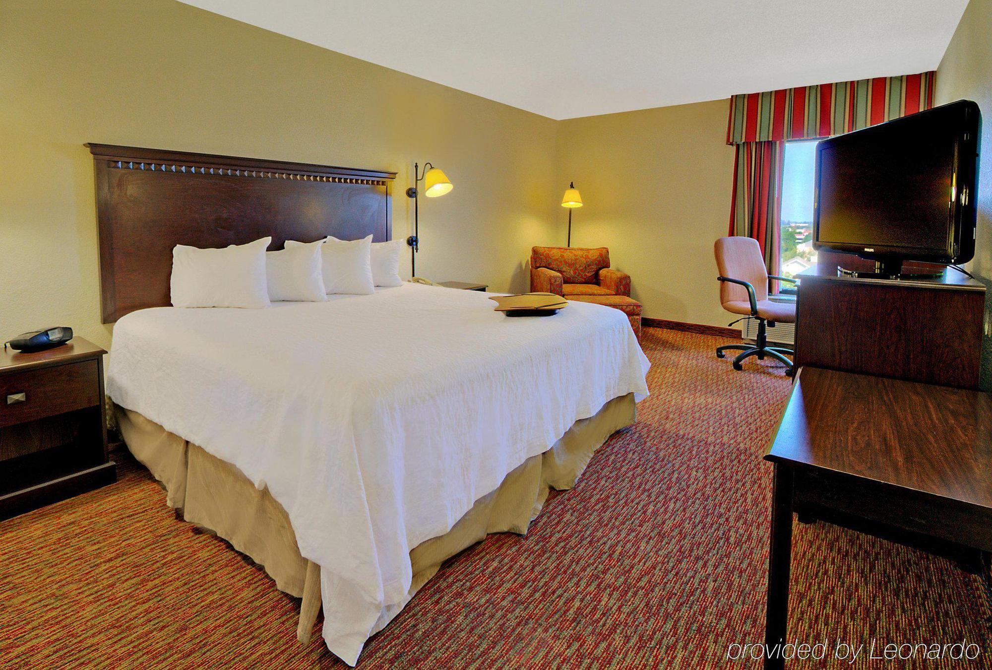 Hampton Inn Charlotte University Place Exterior photo